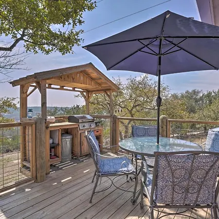 Kerrville Converted Barn Tiny Home With Kayaks!